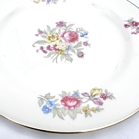 Eggshell Nautilus Set of 4 Plates 6 inch Cream Gold Trim Flowers - Picture 2 of 5